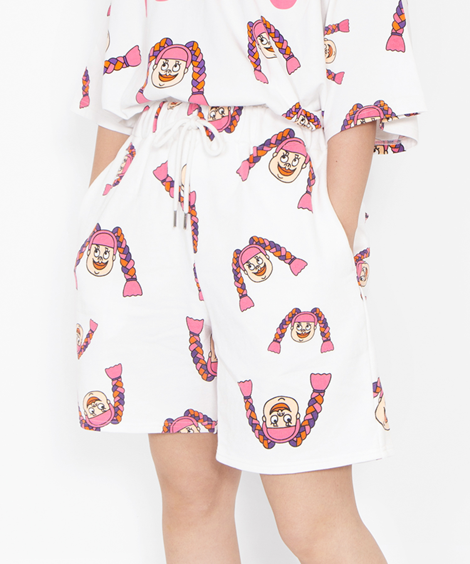 新サイズ】NAOMIチャン総柄スウェットショートパンツ[商品：PN19SS-022