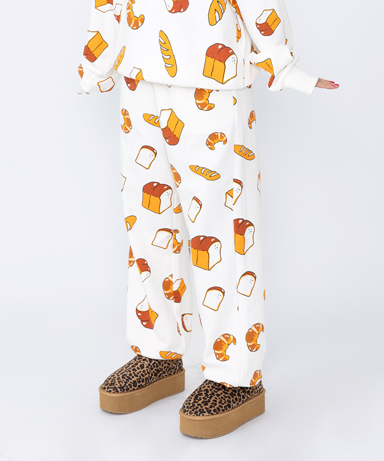 新サイズ】フード総柄スウェットパンツ[商品：PN20AW-050-4-15