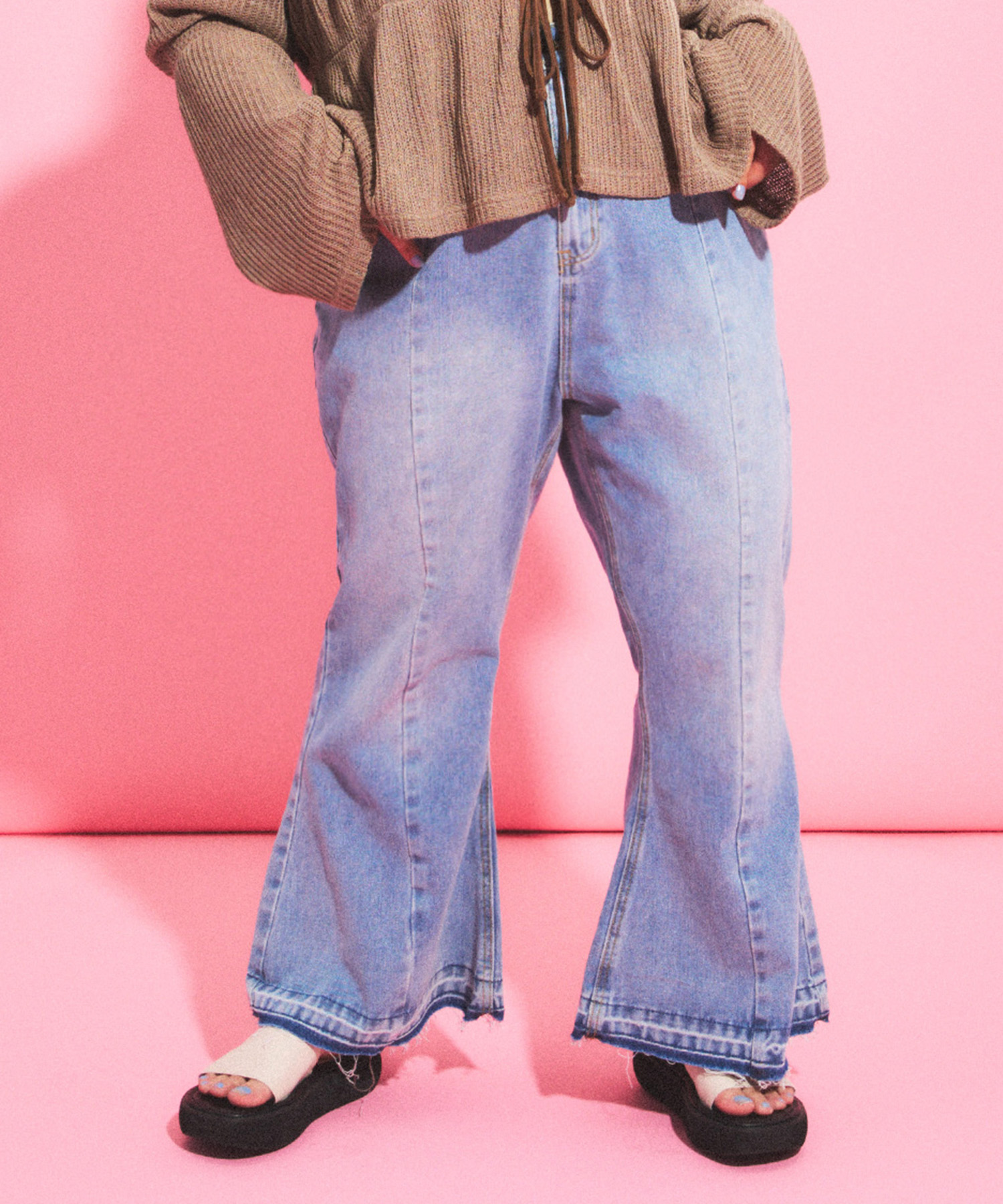 カットオフデニムフレアパンツ[商品：PN25SS-045] - PUNYUS Online