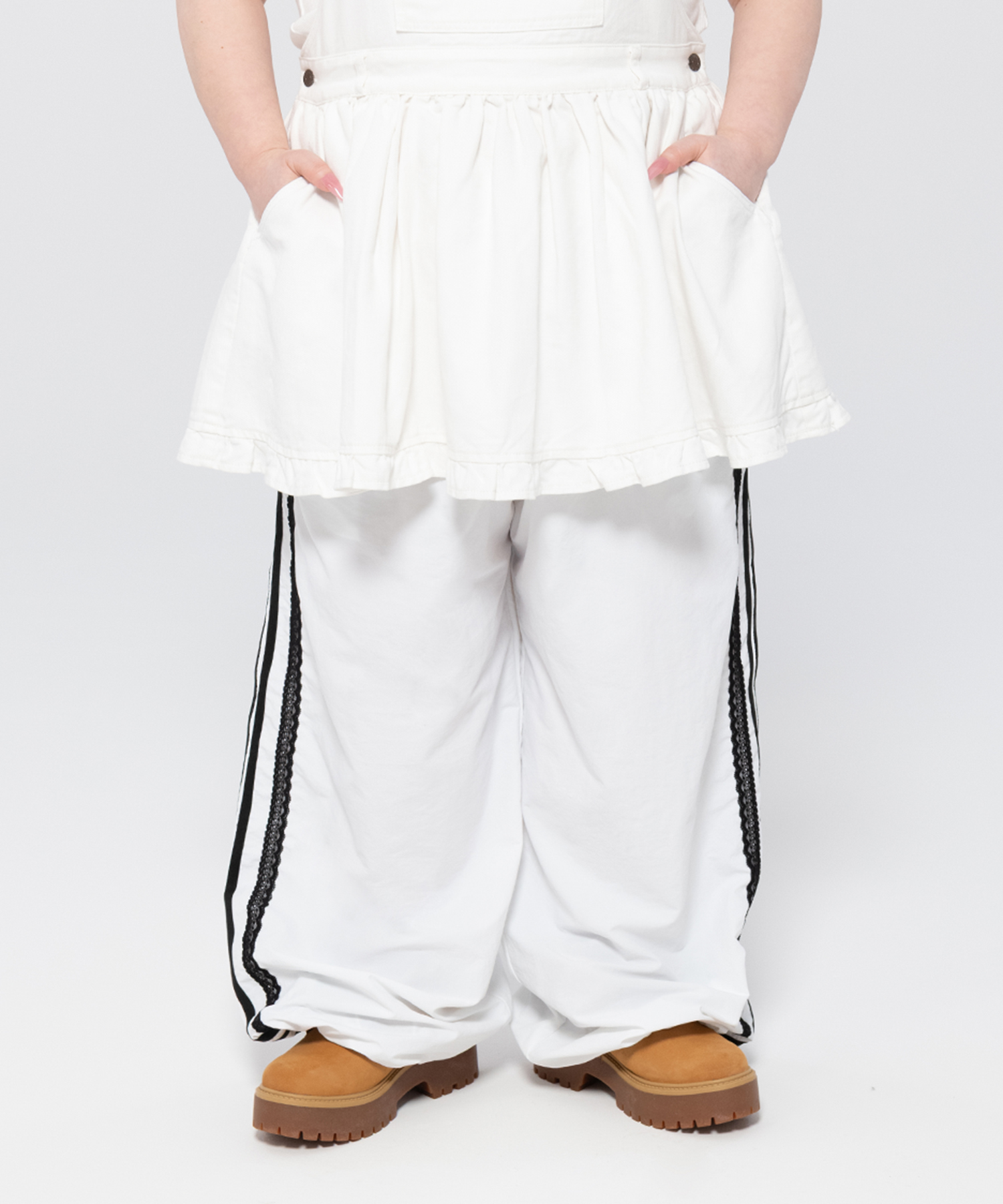 JINSEI 手袋 ナイロンパンツ レースラインナイロンパンツ[商品：PN26AW-001] - PUNYUS Online Store