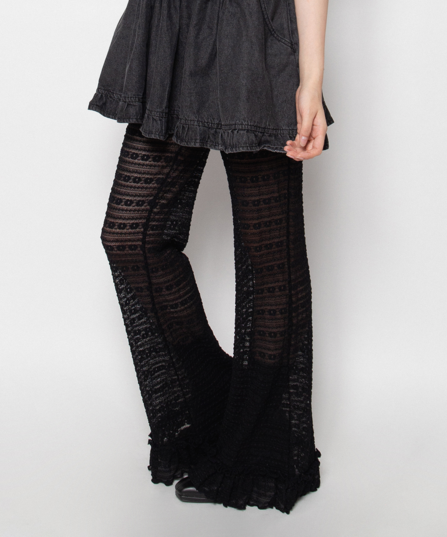 レースフリルフレアパンツ[商品：PN26AW-012] - PUNYUS Online Store