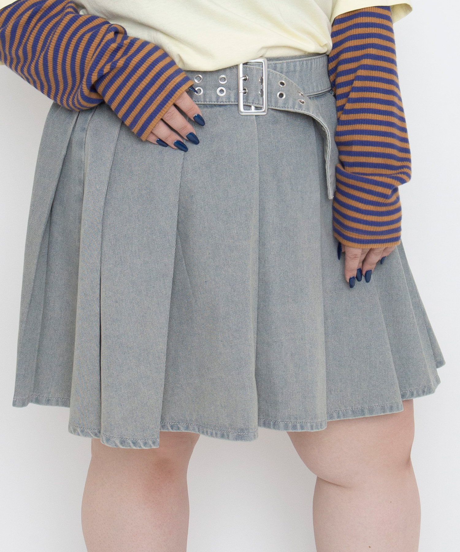 ベルトデニムプリーツミニスカート[商品：PN26AW-013] - PUNYUS Online