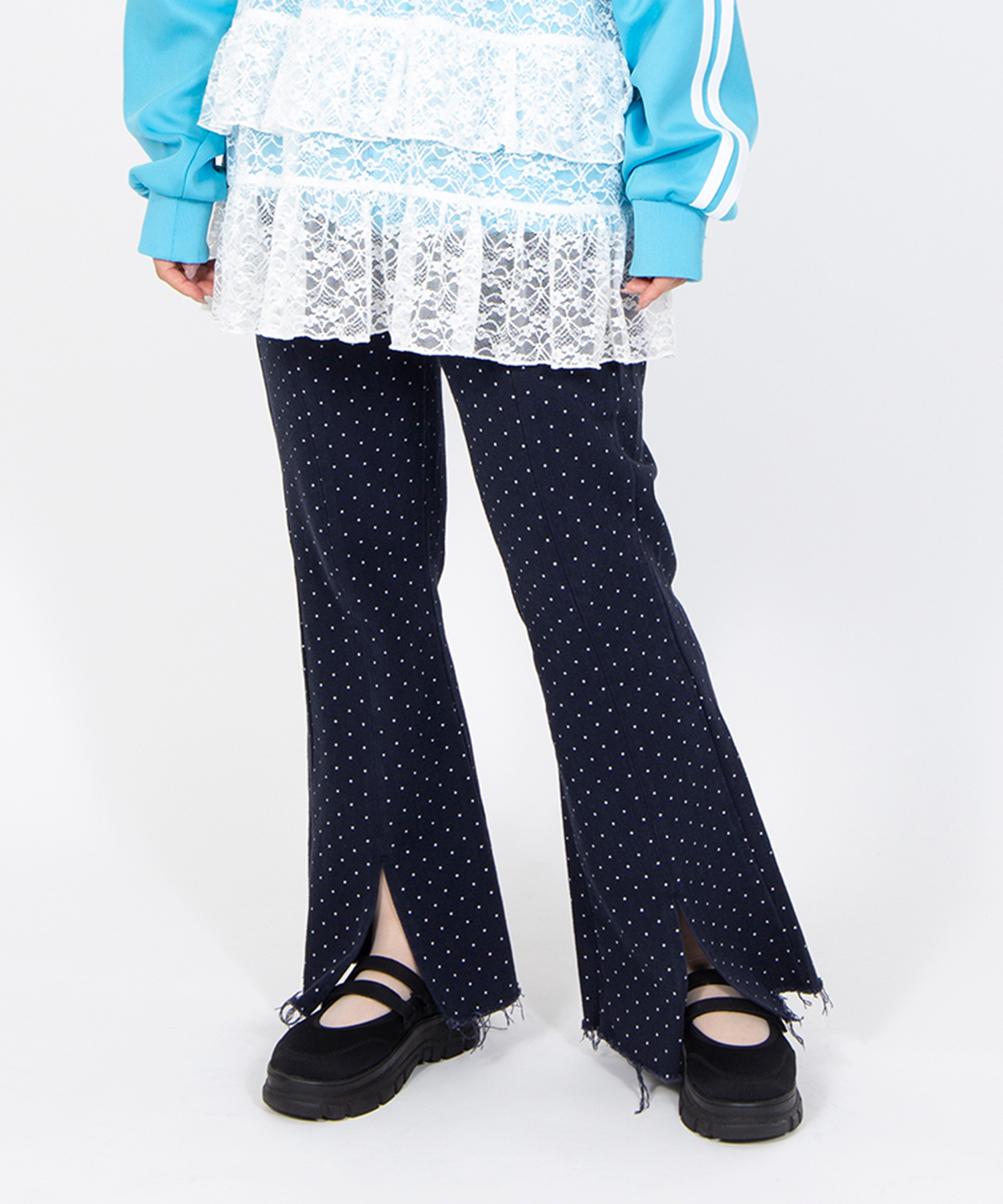 ドット柄フレアデニムパンツ[商品：PN26SS-012] - PUNYUS Online Store
