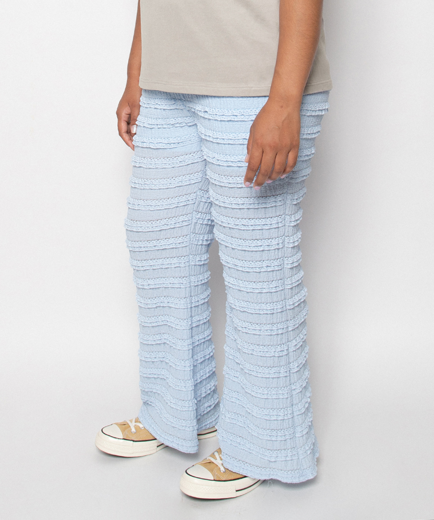 レースフリルフレアパンツ[商品：PN26SS-022] - PUNYUS Online Store